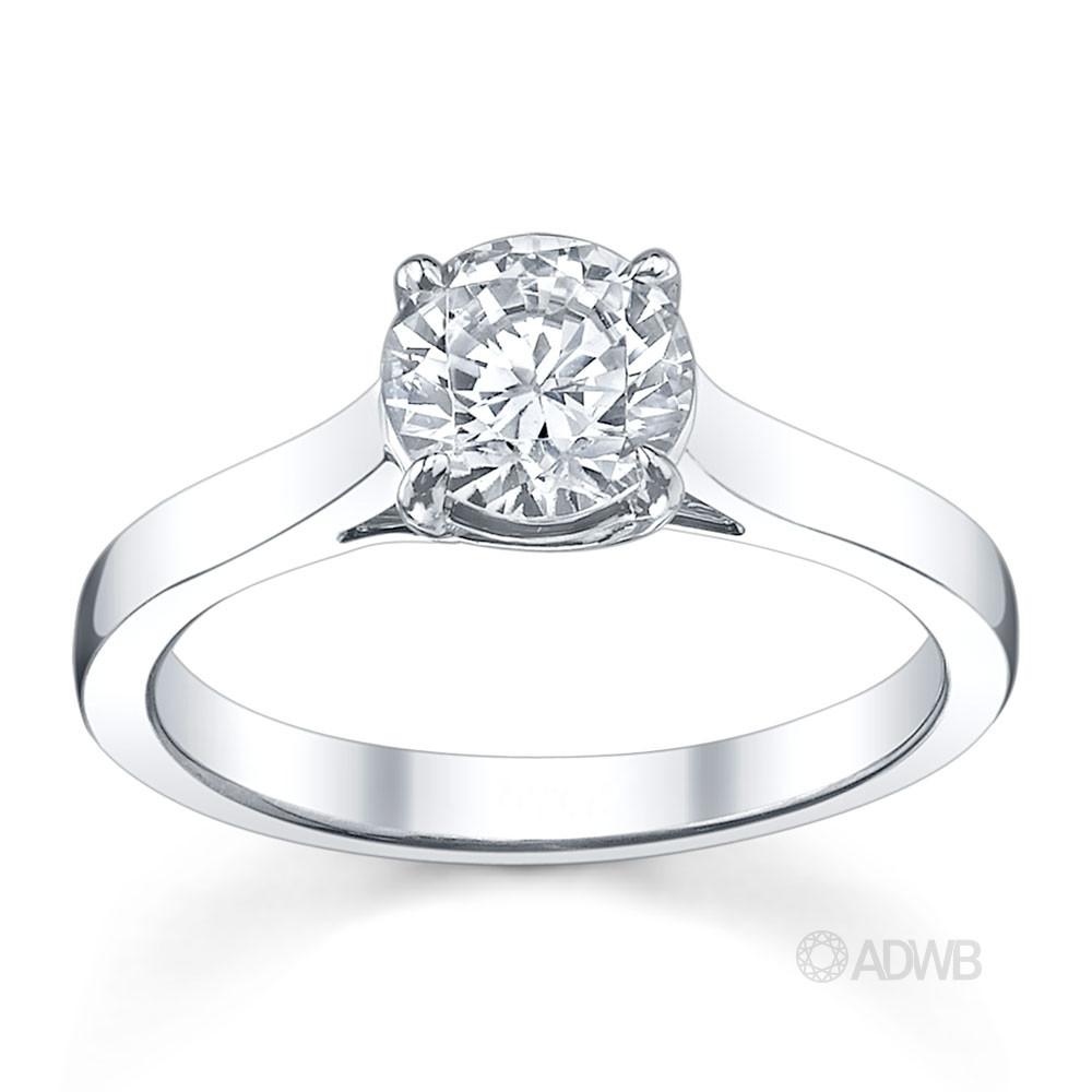 Classic Engagement Ring in White Gold with a Diamond | KLENOTA